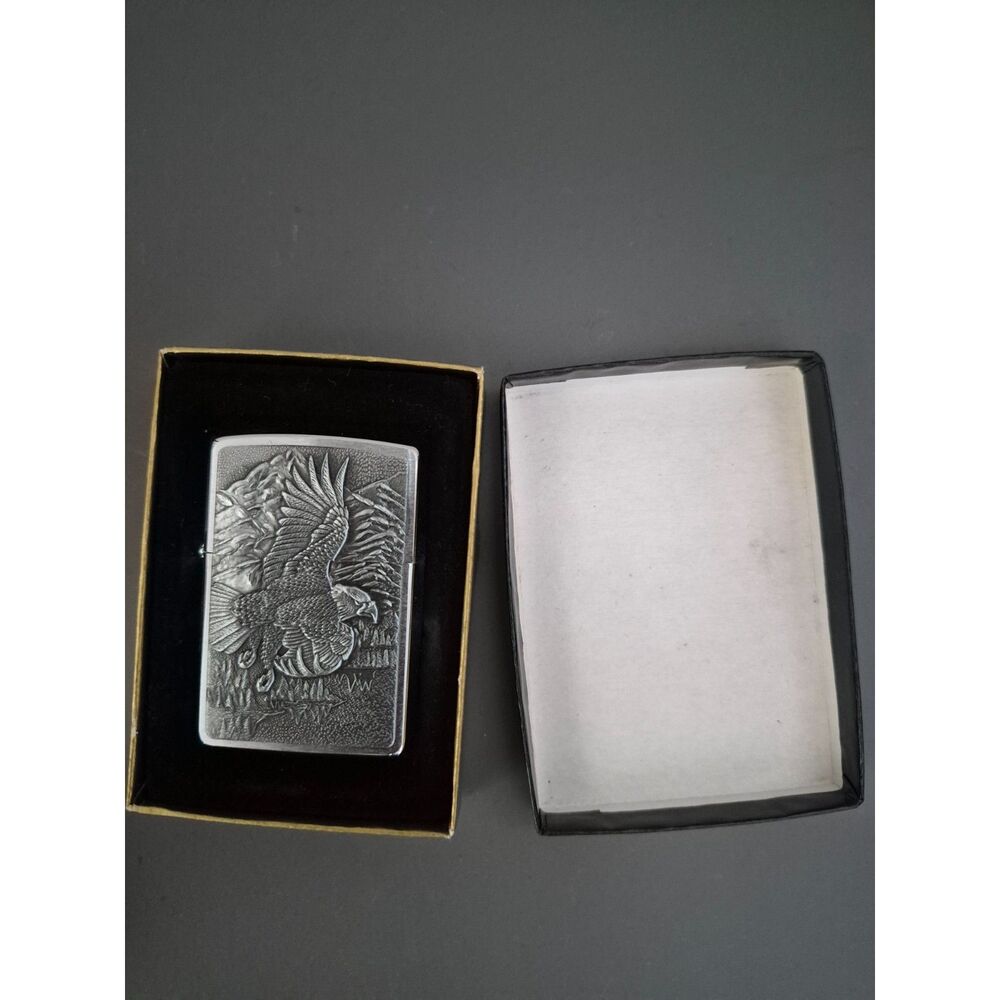 Zippo Lighter 2004 American Eagle Smythe Design High Polish Pewter Emblem
